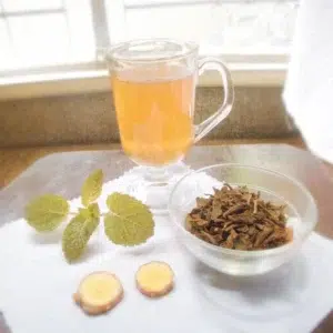 5 Green Tea Drink Recipes for Weight Loss 2 Anti bloat green tea with fresh ginger and mint
